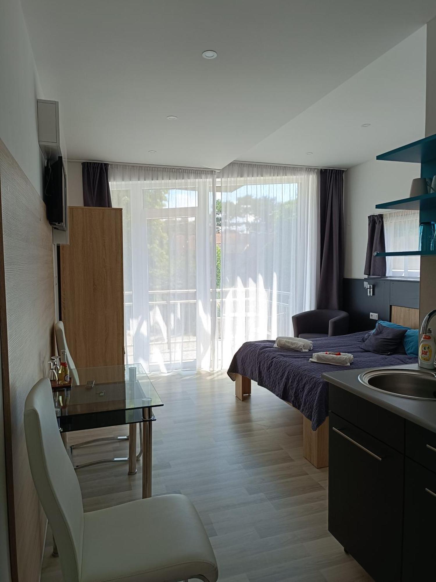 Ujhely Apartmanhaz Шиофок Экстерьер фото