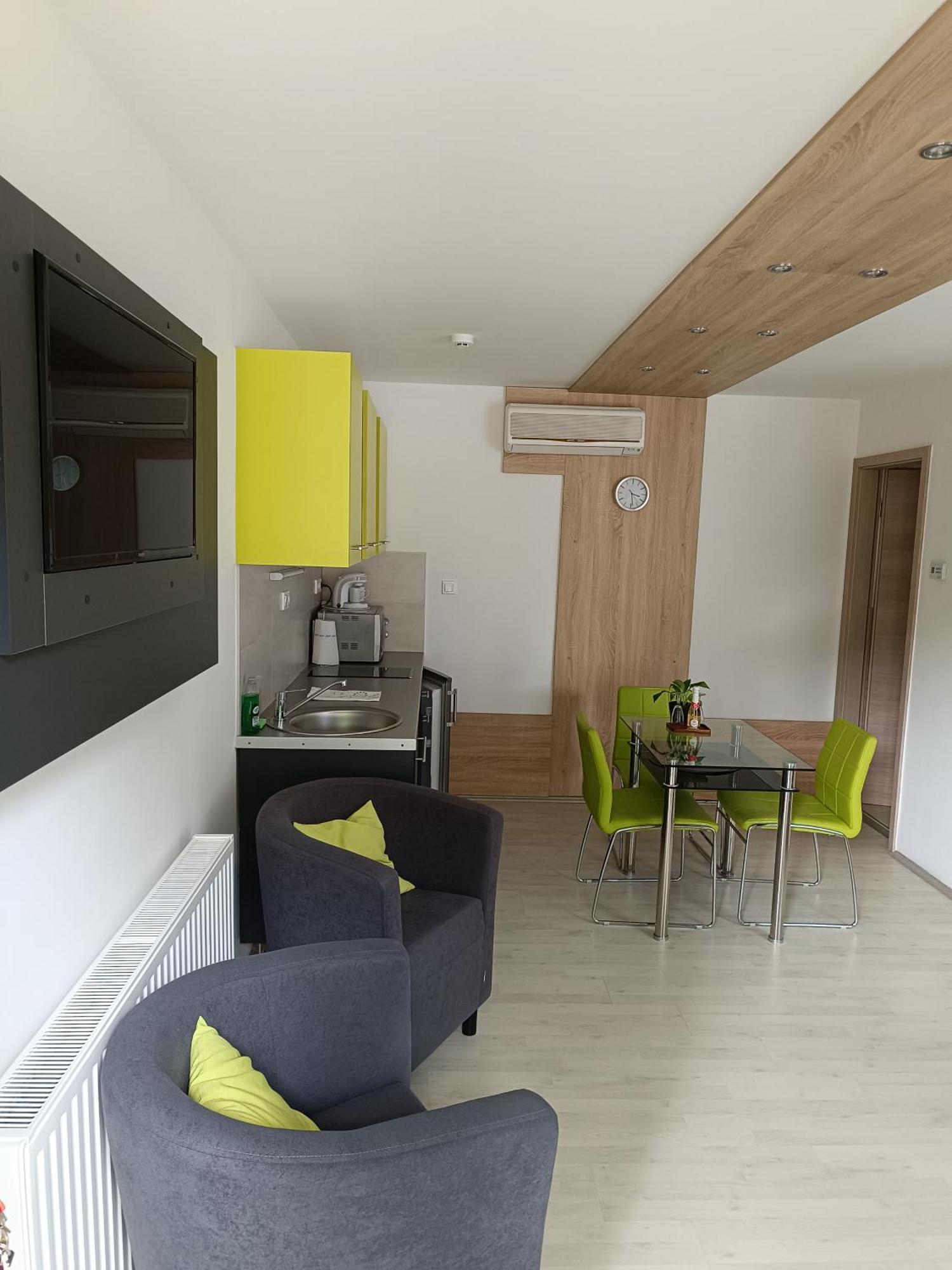 Ujhely Apartmanhaz Шиофок Экстерьер фото